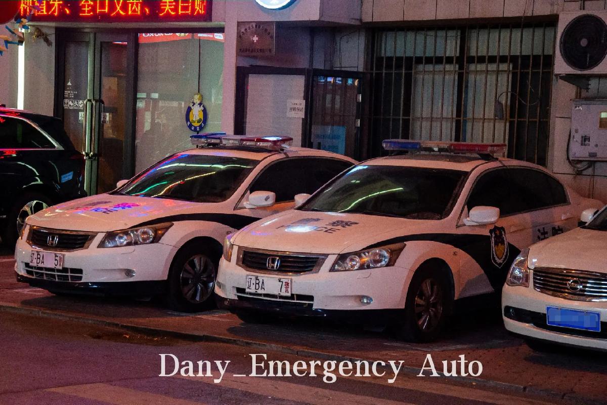 肅穆中的動(dòng)力 鏡頭下的中山區(qū)人民法院警車